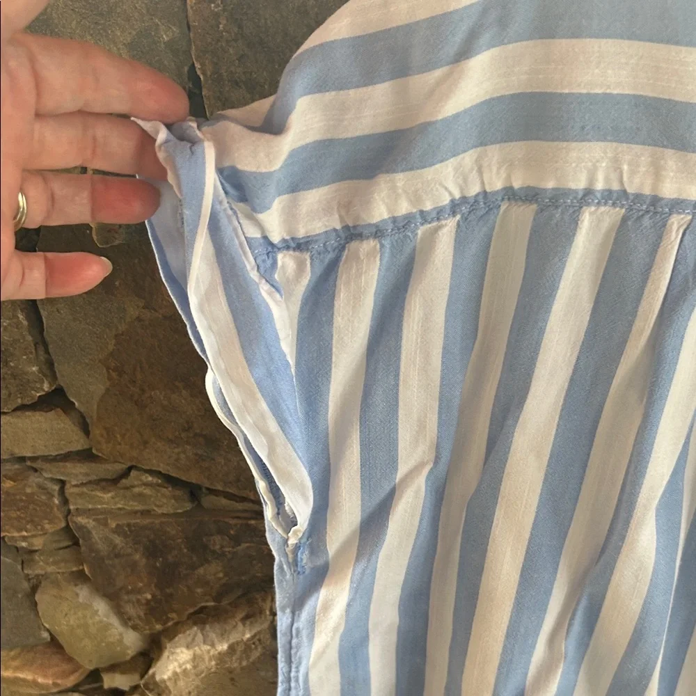 Old Navy Light Blue and White Striped Size Large Shirt; Lightweight and Adorable - Picture 10 of 12